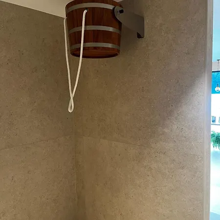 L'insolite Par La Claire Fontaine Lodge